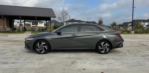 Hyundai Elantra Hybrid 2025
