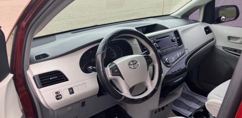 Toyota Sienna 2013