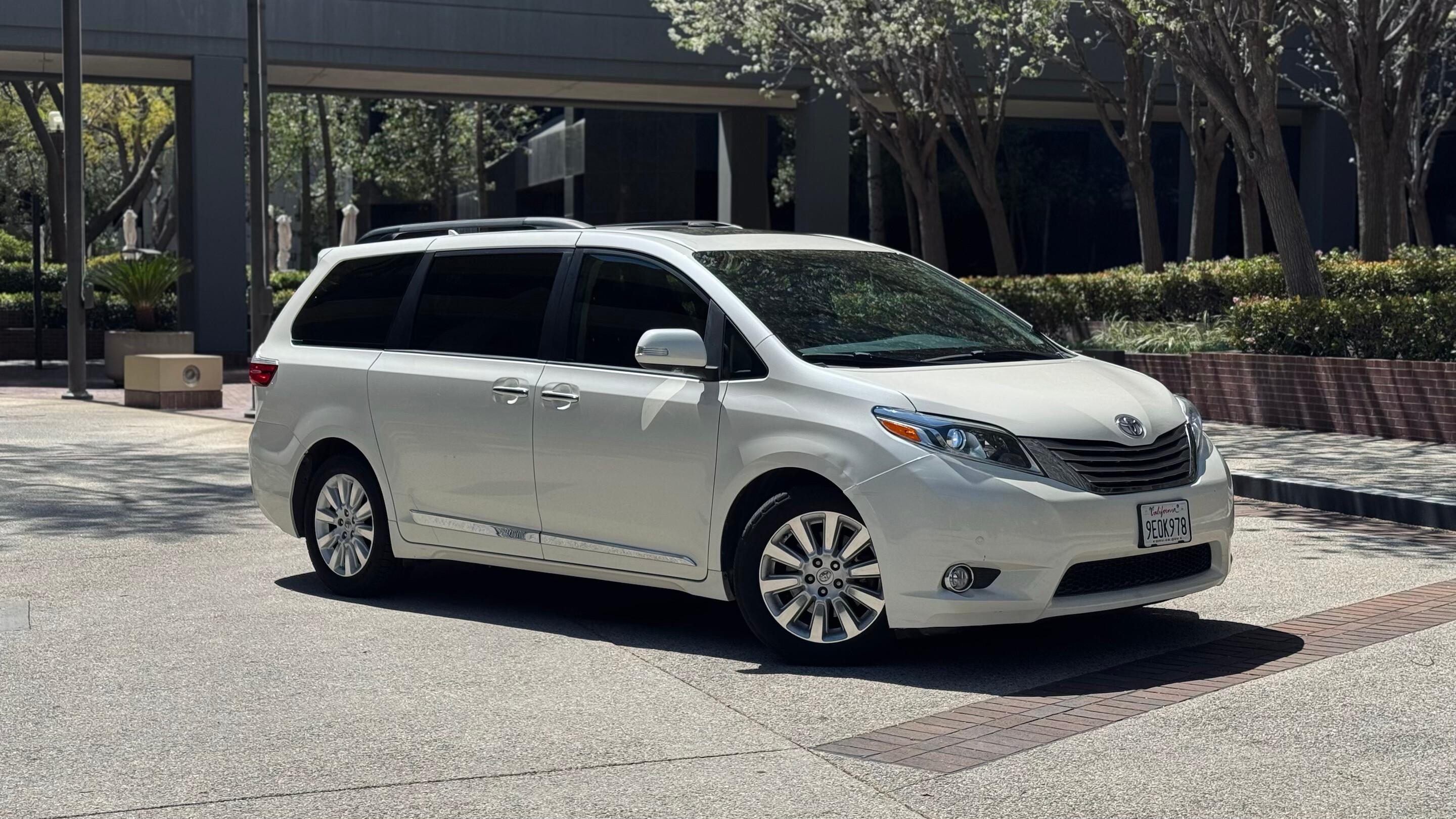 Toyota Sienna 2016 in Los Angeles, CA