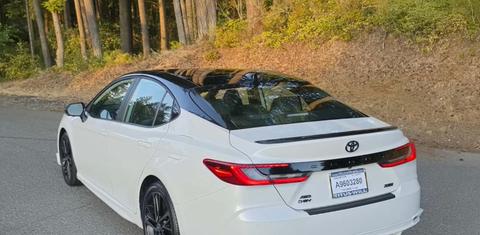 Toyota Camry Hybrid 2025