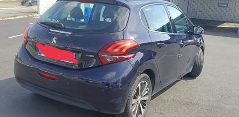 Peugeot 208 2016