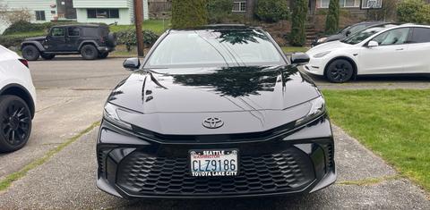 Toyota Camry Hybrid 2025