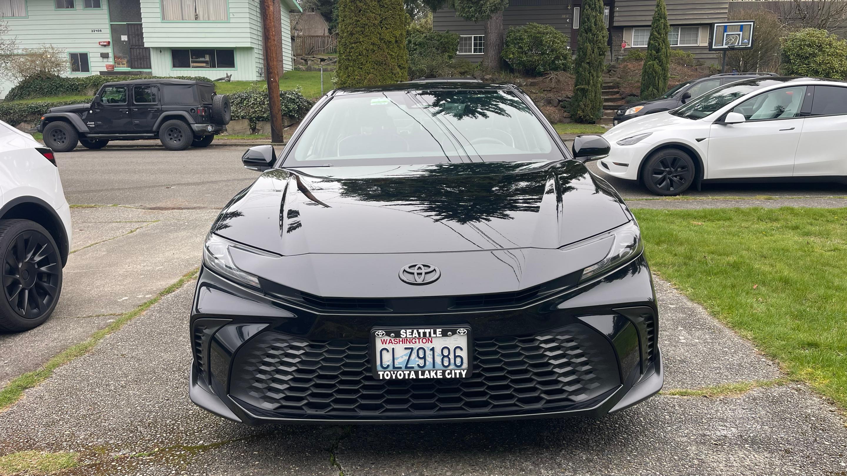 Toyota Camry Hybrid 2025 in Mountlake Terrace, WA