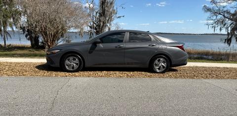 Hyundai Elantra 2025
