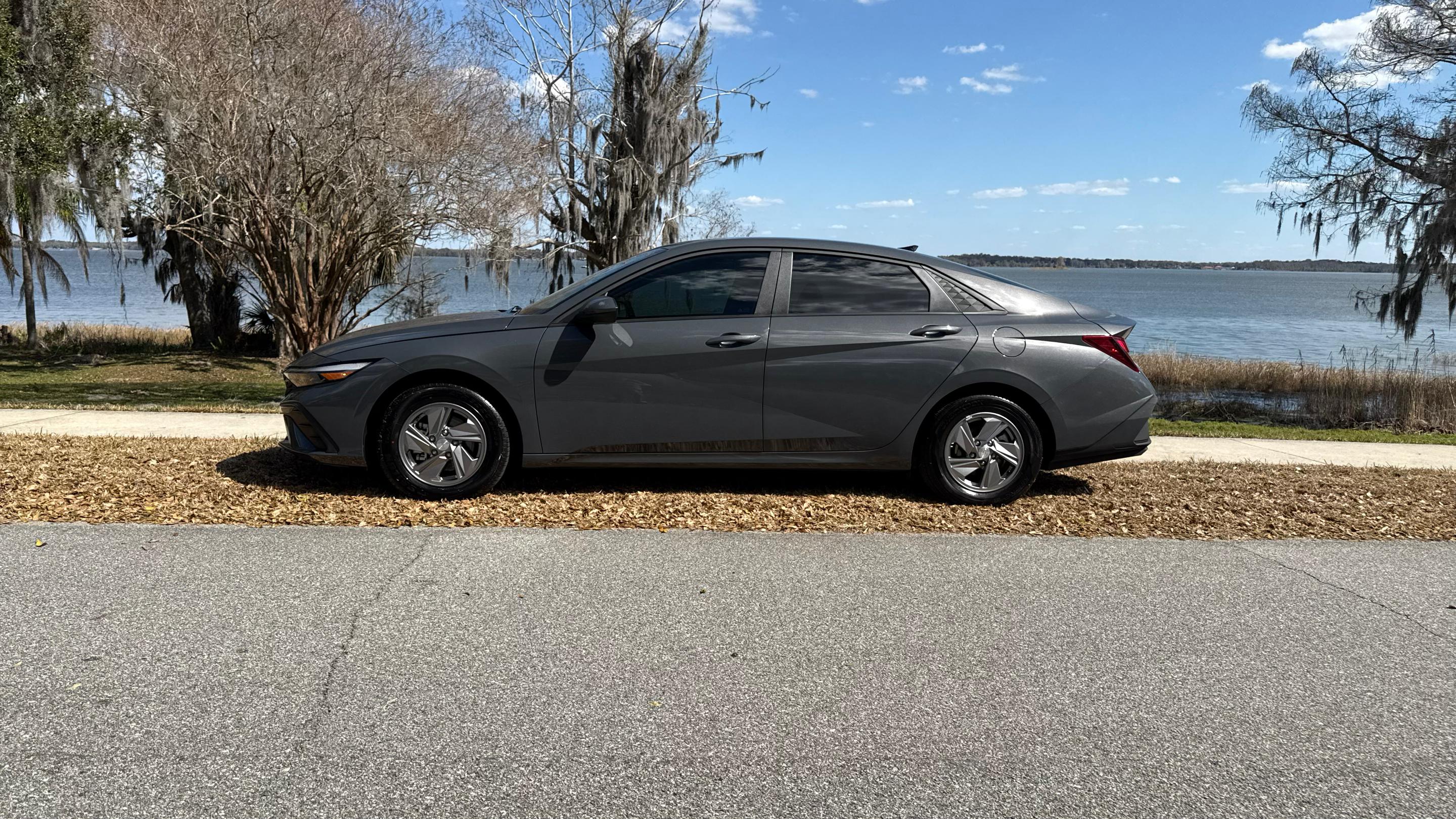 Hyundai Elantra 2025 in Howey-in-the-Hills, FL