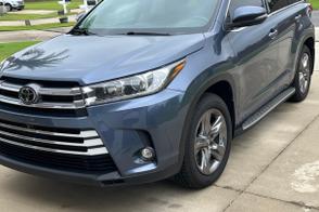 Toyota Highlander car