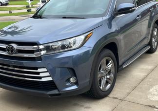 Toyota Highlander car