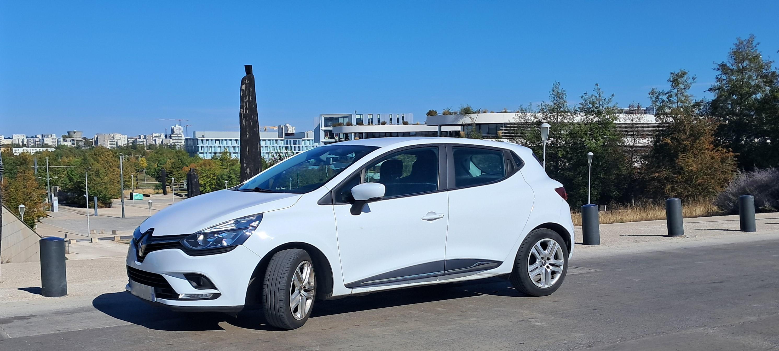 Renault CLIO IV SOCIETE 2017 à Bezannes