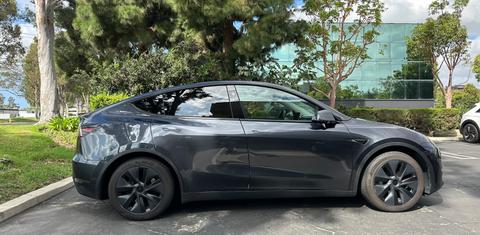 Tesla Model Y 2025