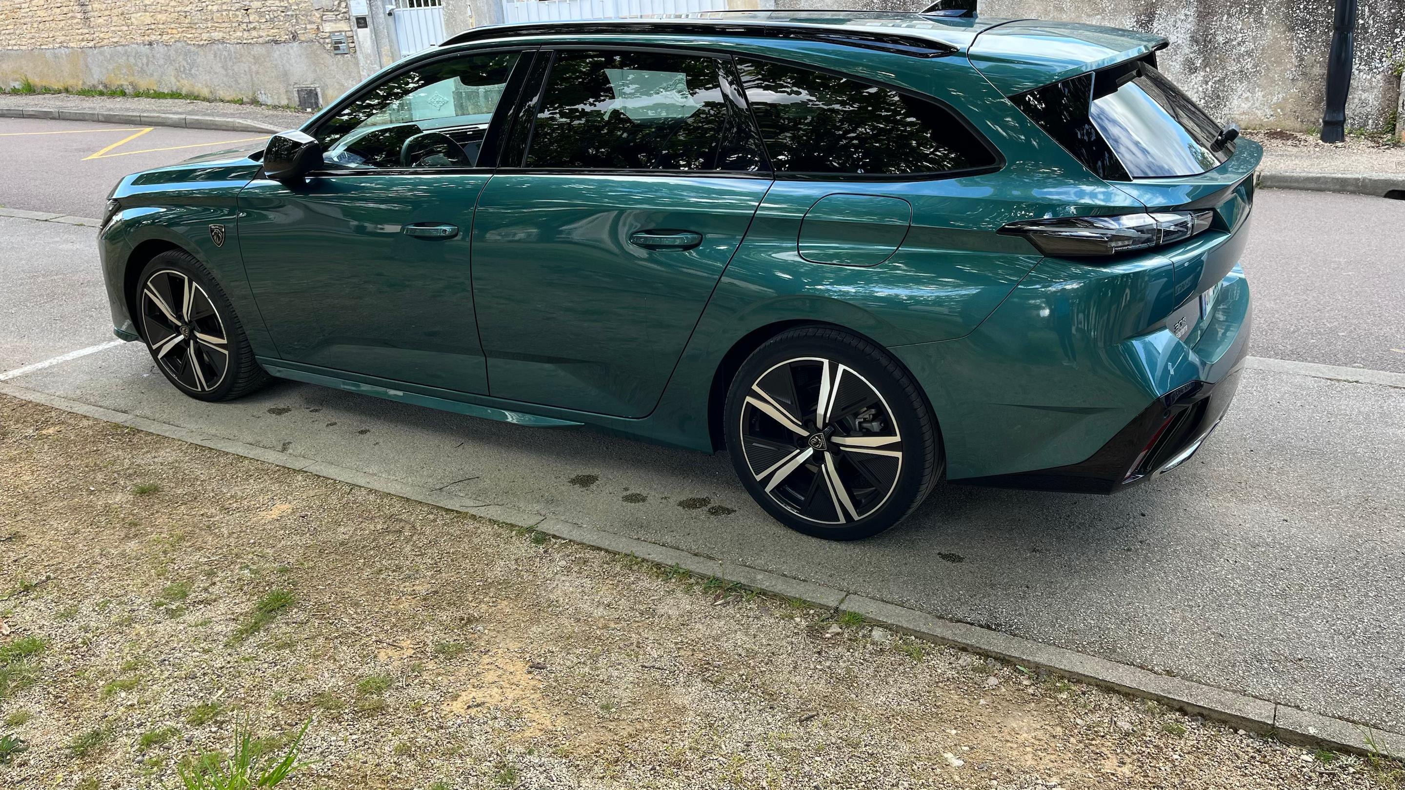 Peugeot 308 2022 à Château-chinon(ville)