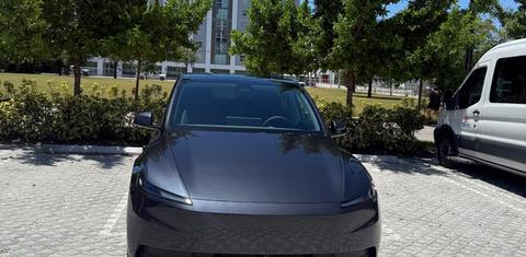 Tesla Model Y 2026