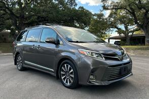 Toyota Sienna car