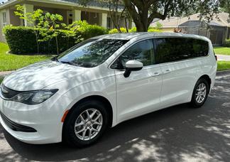 Chrysler Pacifica car