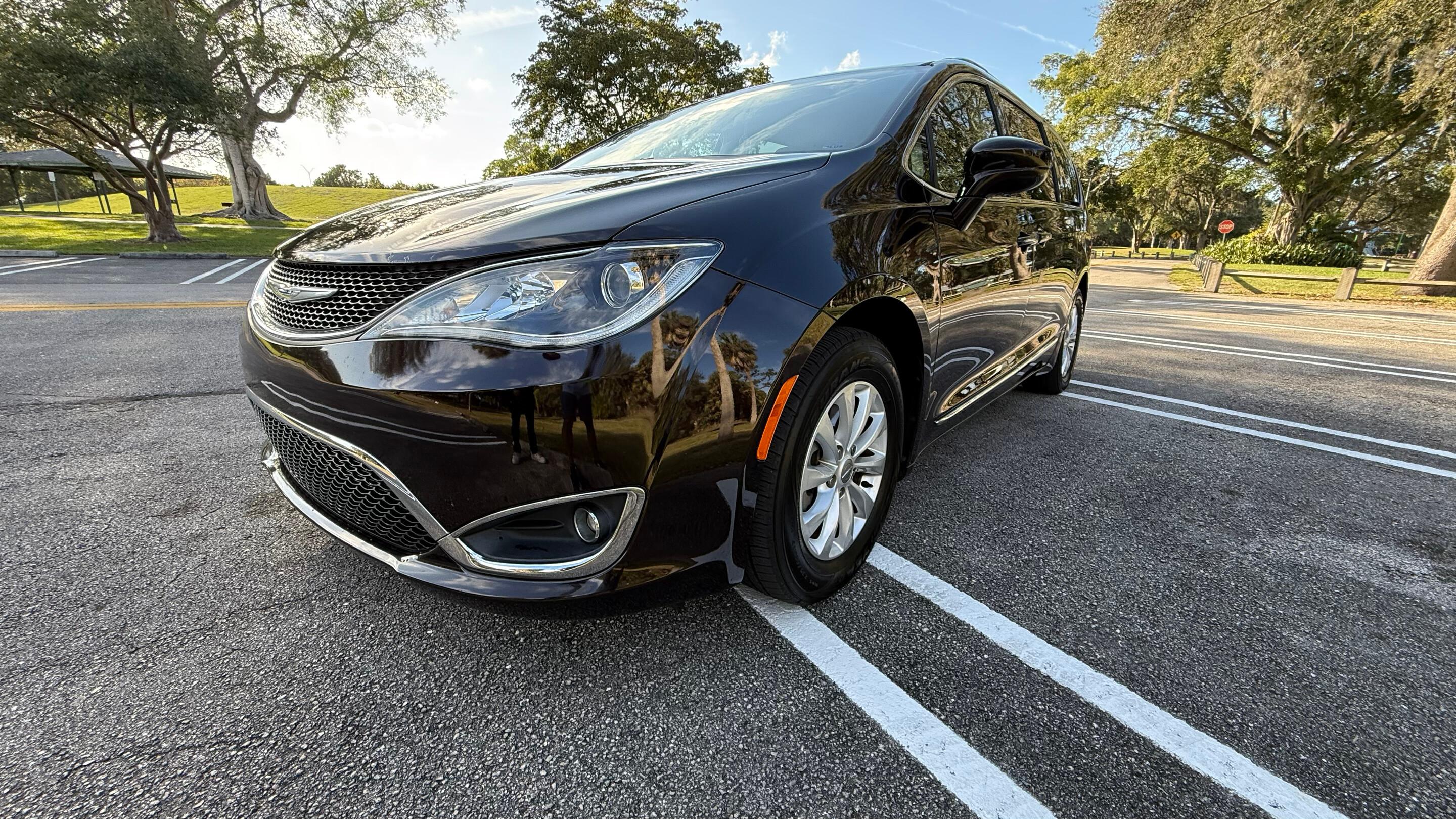 Chrysler Pacifica 2018 in West Palm Beach, FL