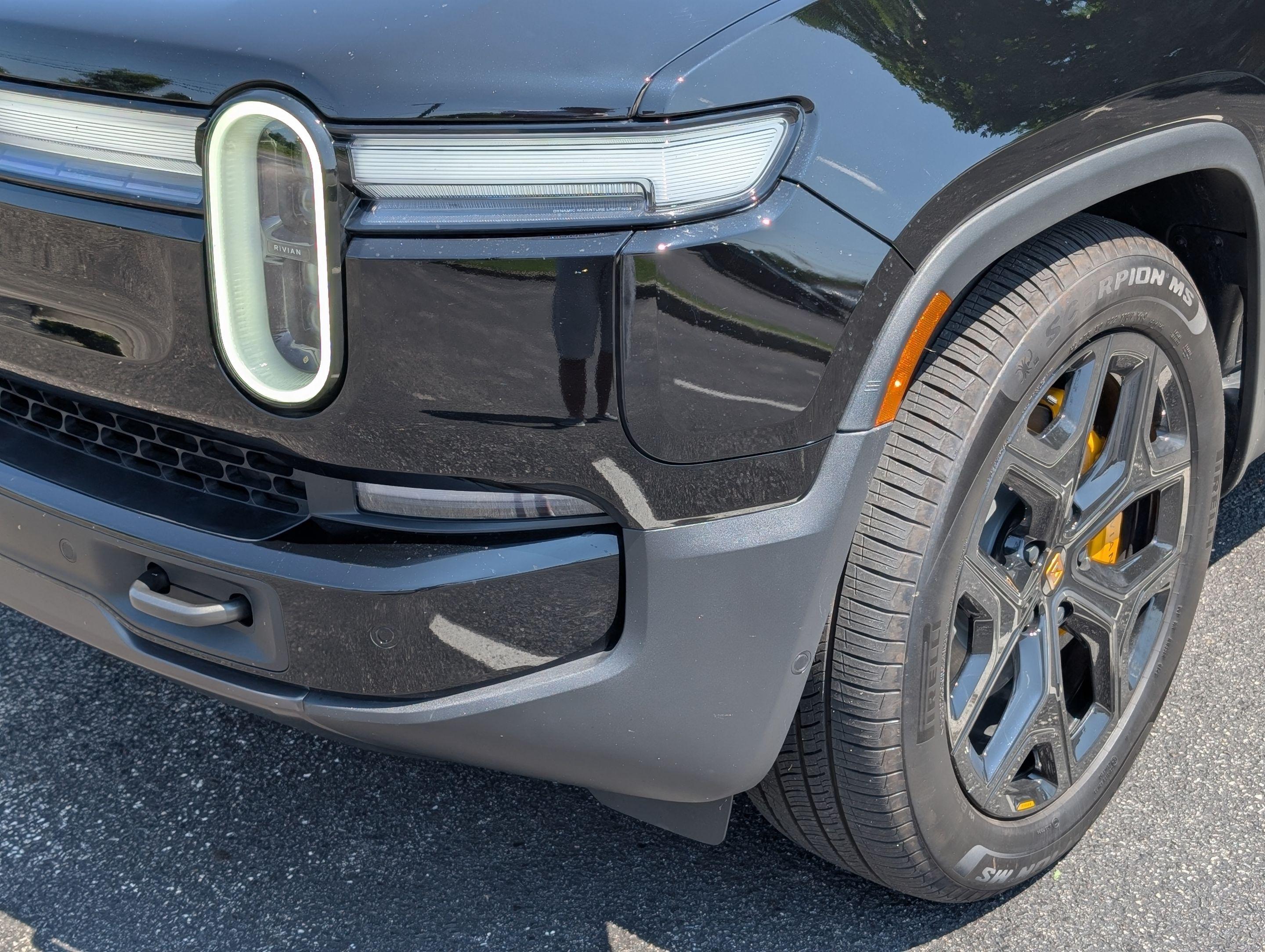 Rivian R1S 2025 in Fort Lee, NJ