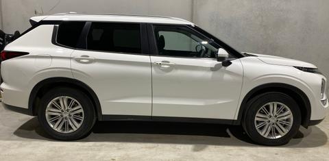 Mitsubishi OUTLANDER 2023