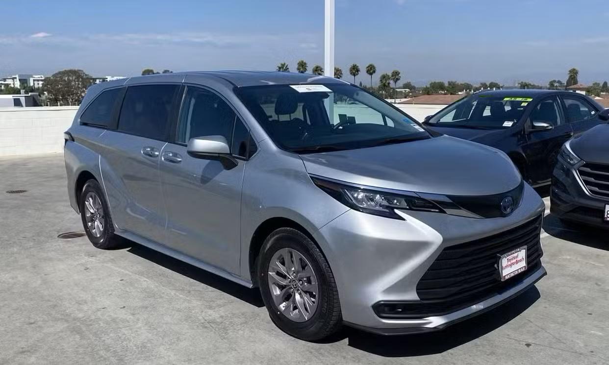 Toyota Sienna 2025 in 