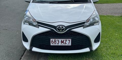 Toyota YARIS 2015
