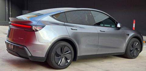 Tesla MODEL Y 2026