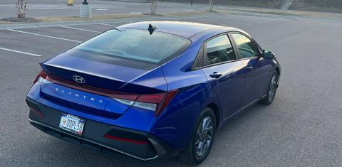 Hyundai Elantra 2024