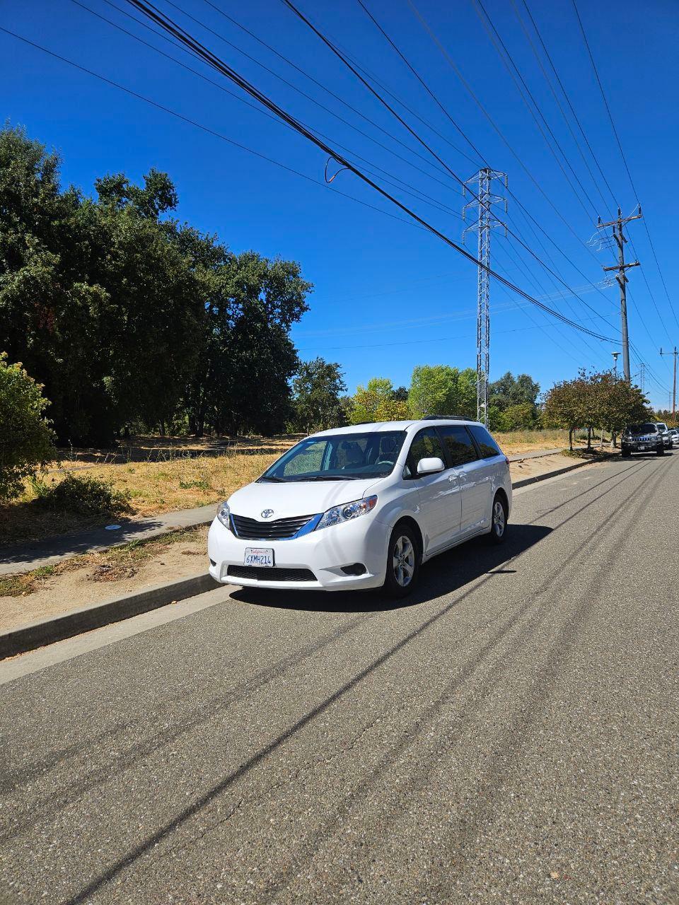 Toyota Sienna 2013 in Sacramento, CA