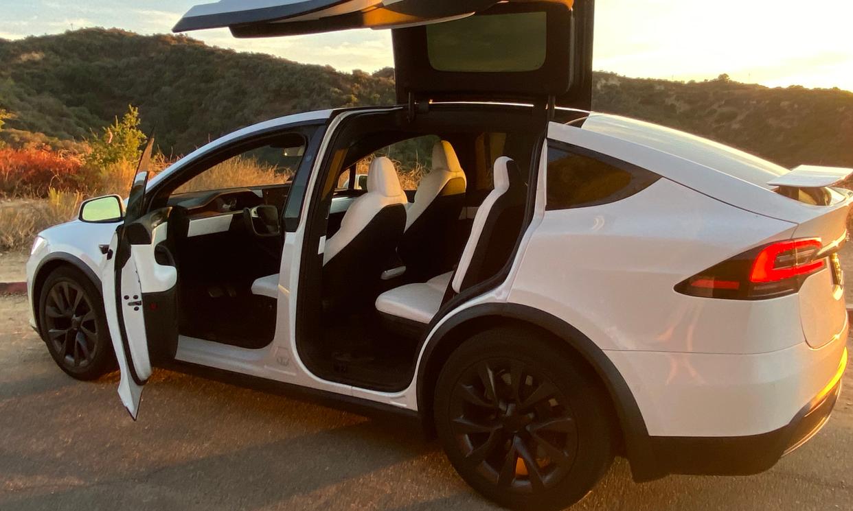 Tesla Model X 2022