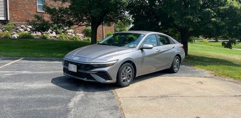 Hyundai Elantra 2024