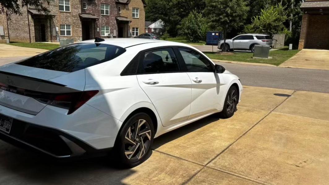 Hyundai Elantra 2025 in Memphis, TN