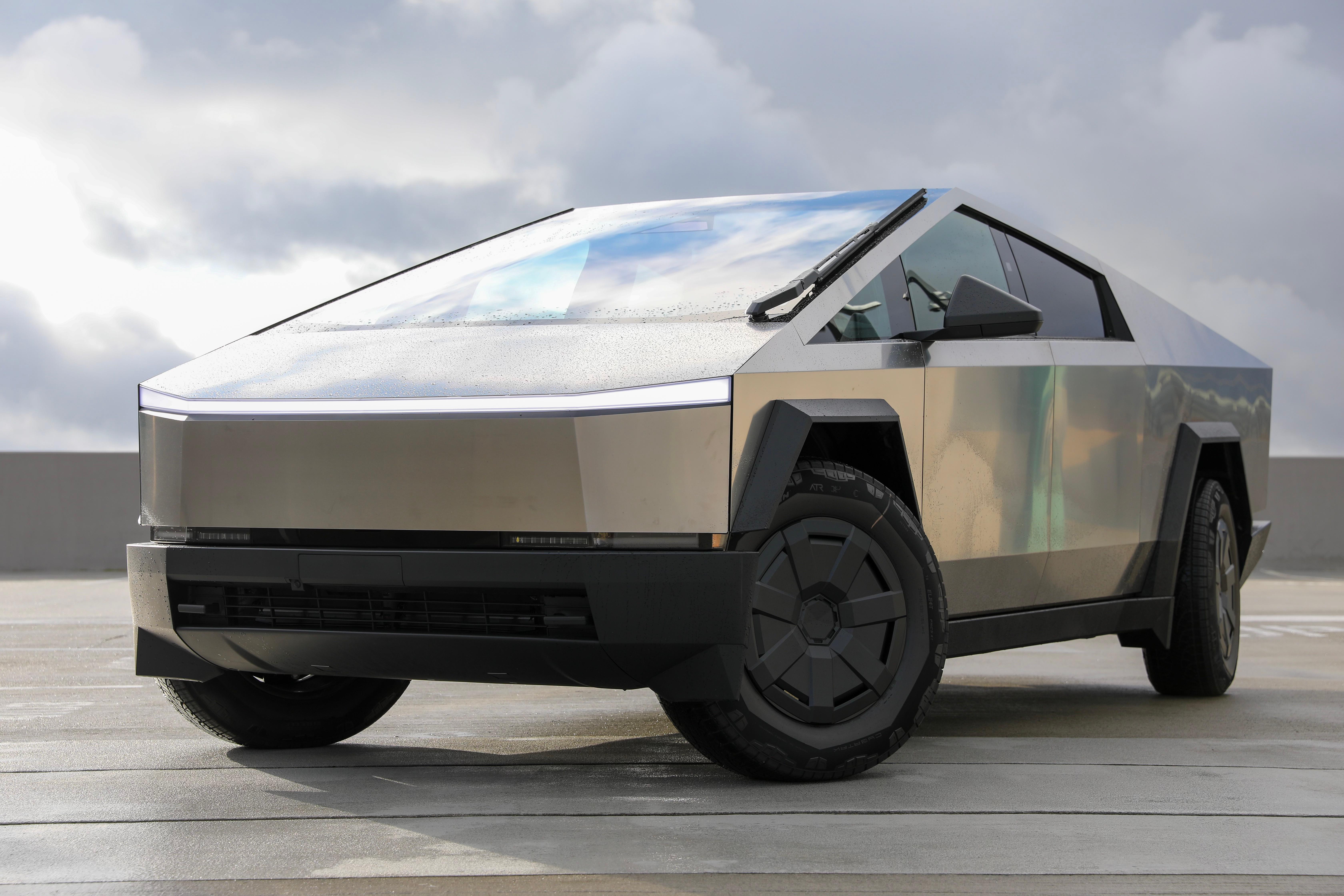 Tesla Cybertruck 2024 in SeaTac, WA