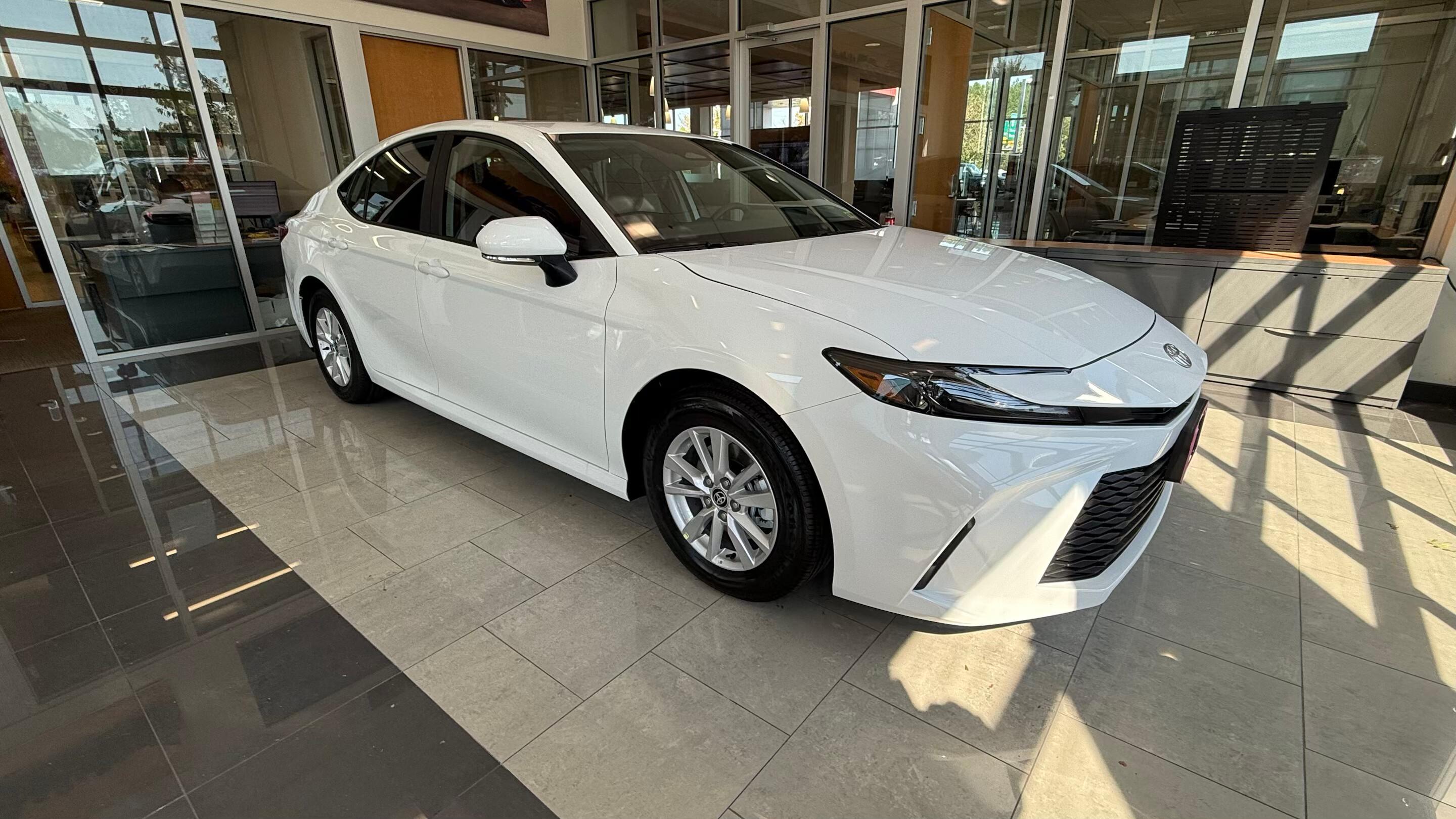 Toyota Camry Hybrid 2025 in Leesburg, VA
