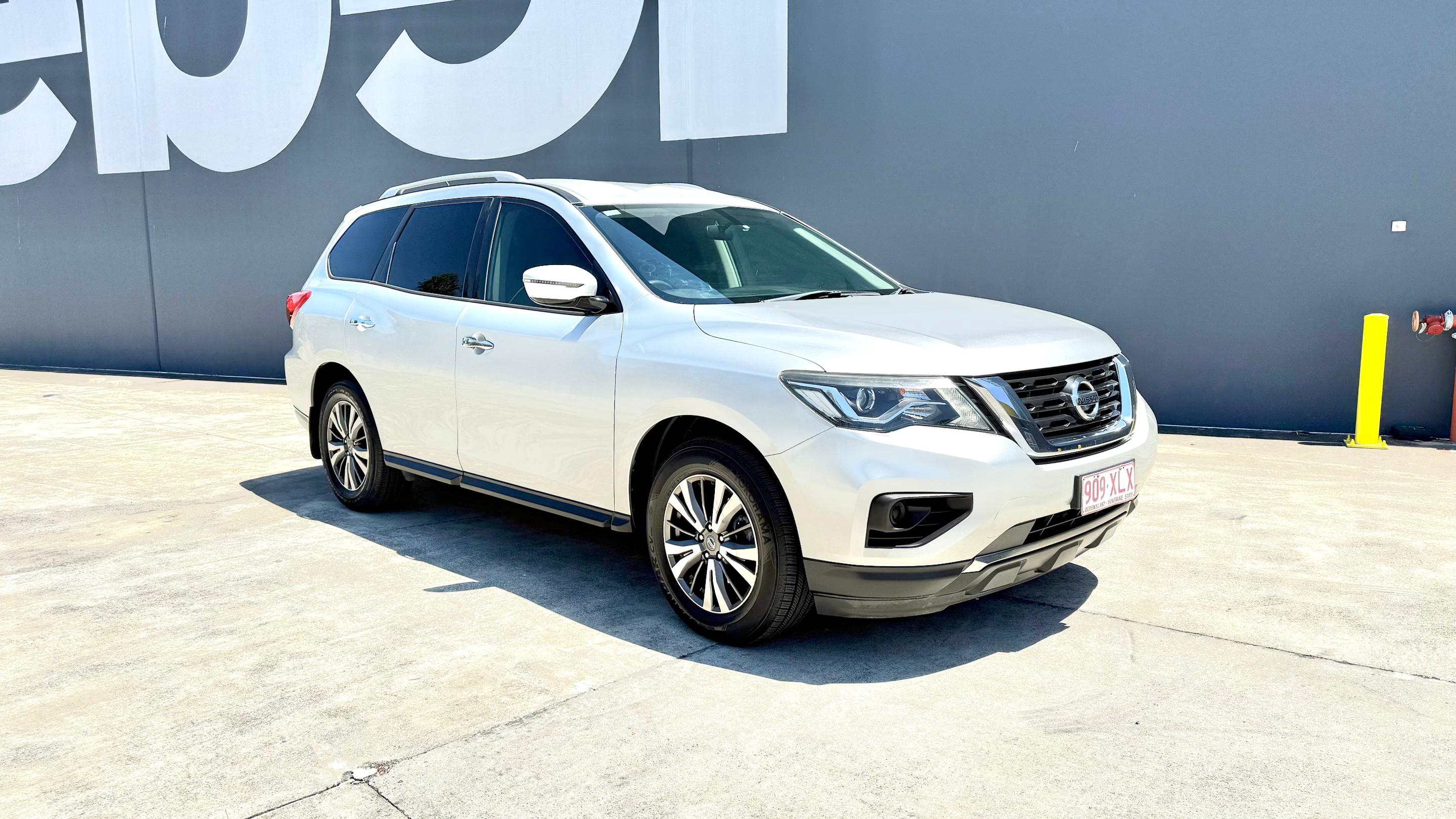 Nissan PATHFINDER 2017 in New Farm