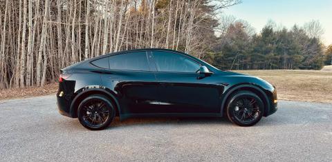 Tesla Model Y 2024