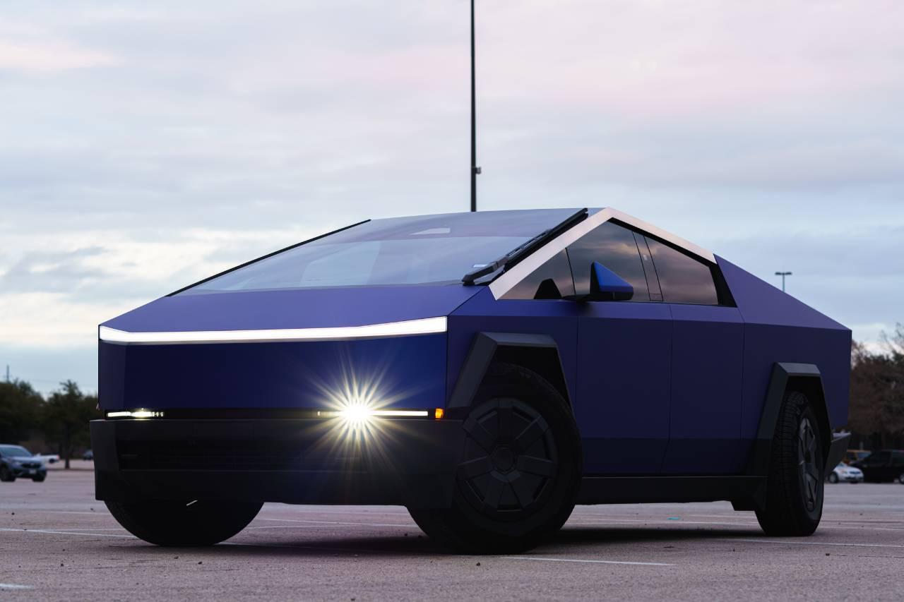 Tesla Cybertruck 2024 in Fort Worth, TX