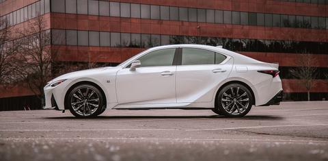 Lexus IS 2023