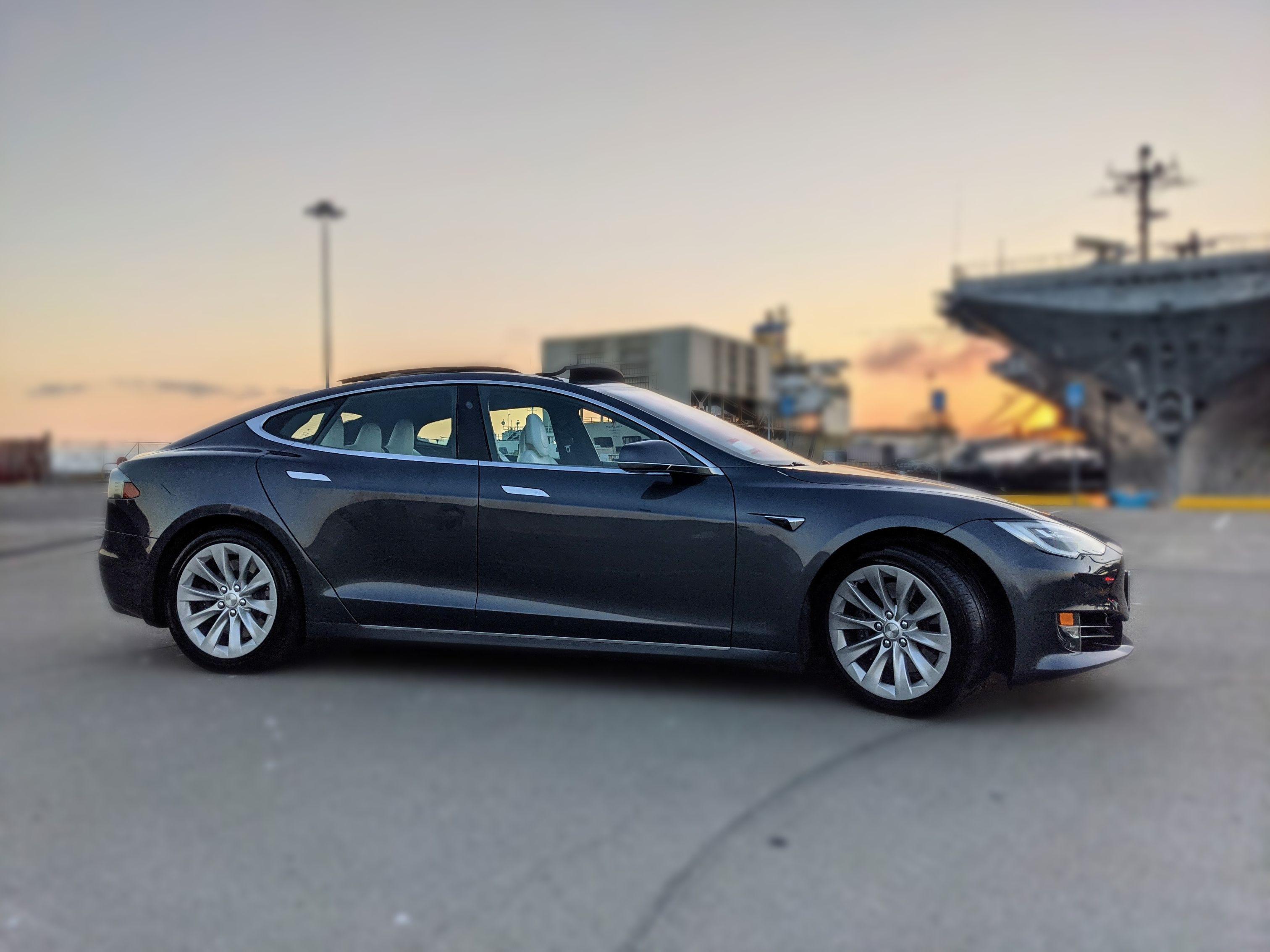 Tesla Model S 2017 in 