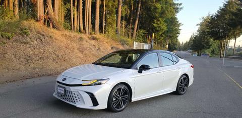 Toyota Camry Hybrid 2025