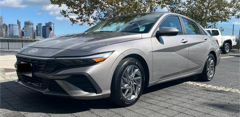 Hyundai Elantra 2024