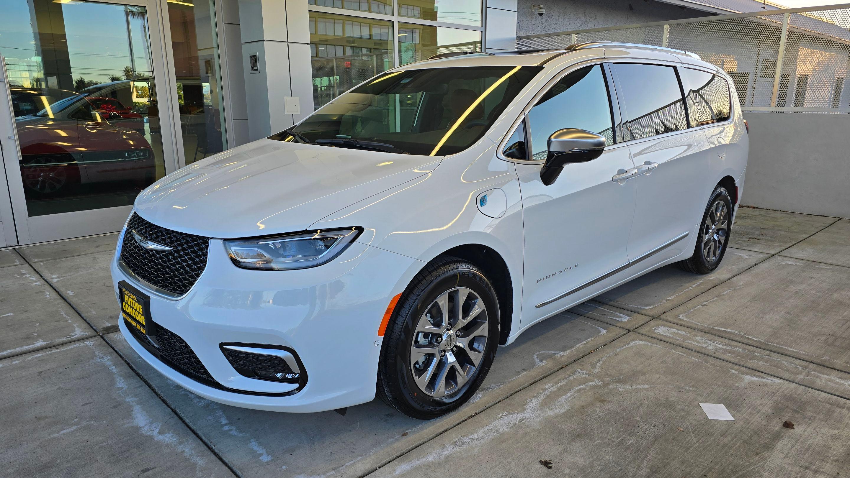 Chrysler Pacifica 2025 in Concord, CA