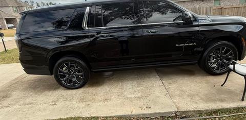 Chevrolet Suburban 2025