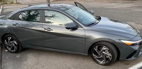 Hyundai Elantra 2024