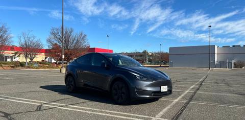 Tesla Model Y 2025