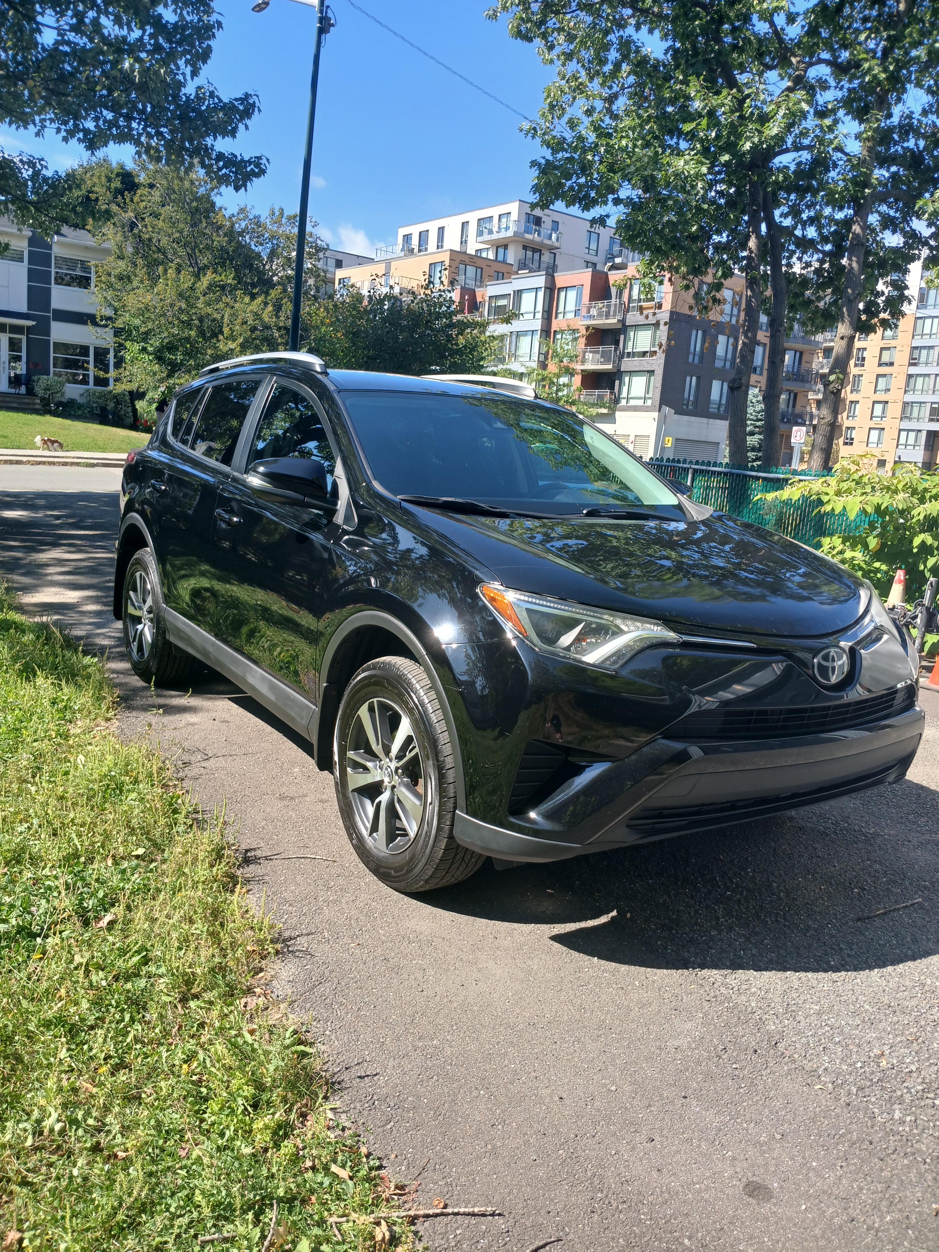 Toyota RAV4 2018 à 