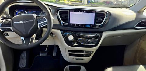 Chrysler Pacifica 2022