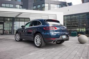 Porsche Macan car