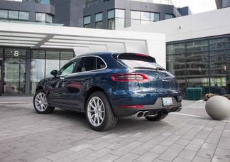 Porsche Macan car