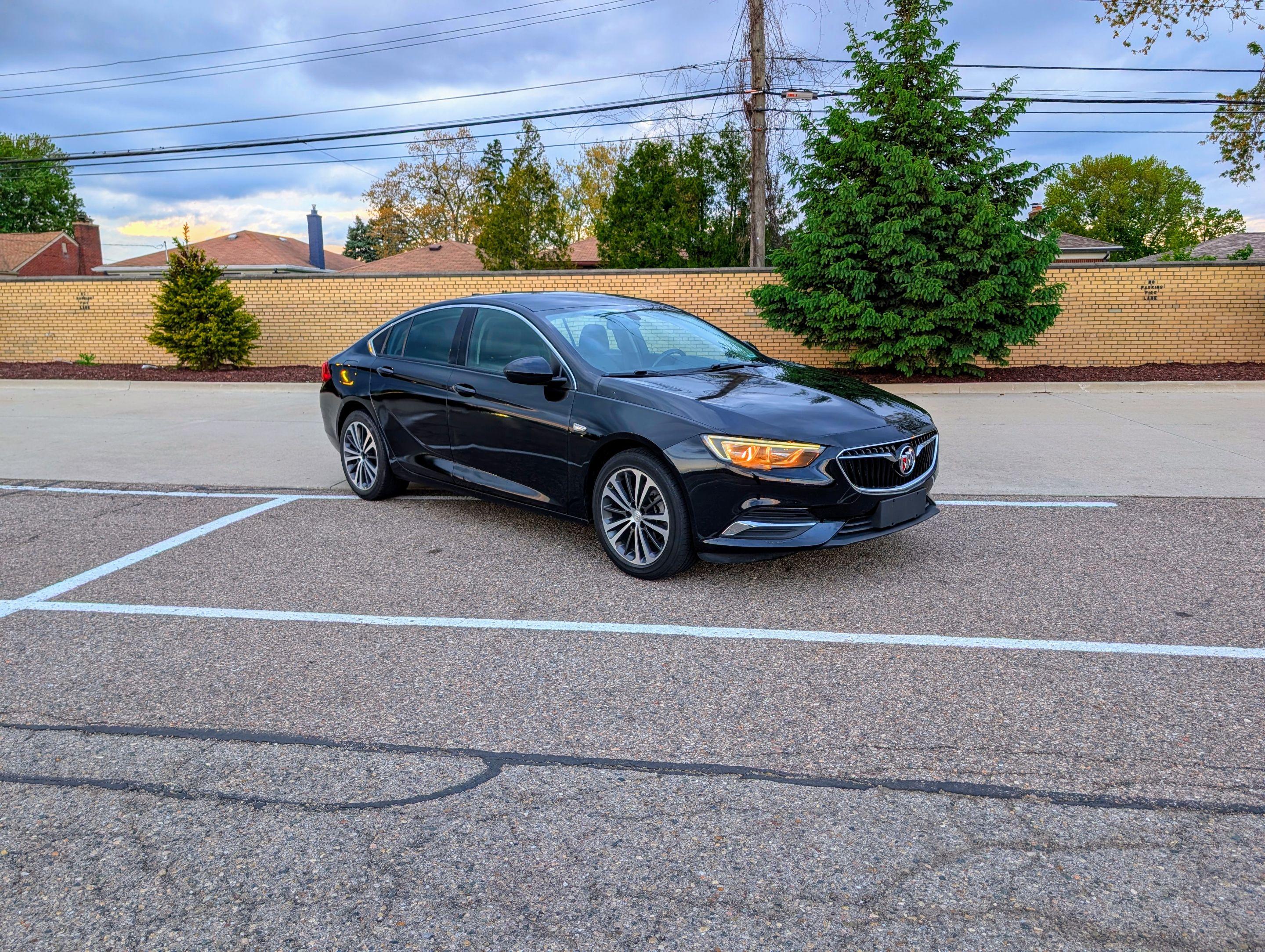 Buick Regal Sportback 2018 in Center Line, MI