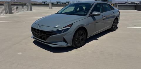 Hyundai Elantra Hybrid 2023