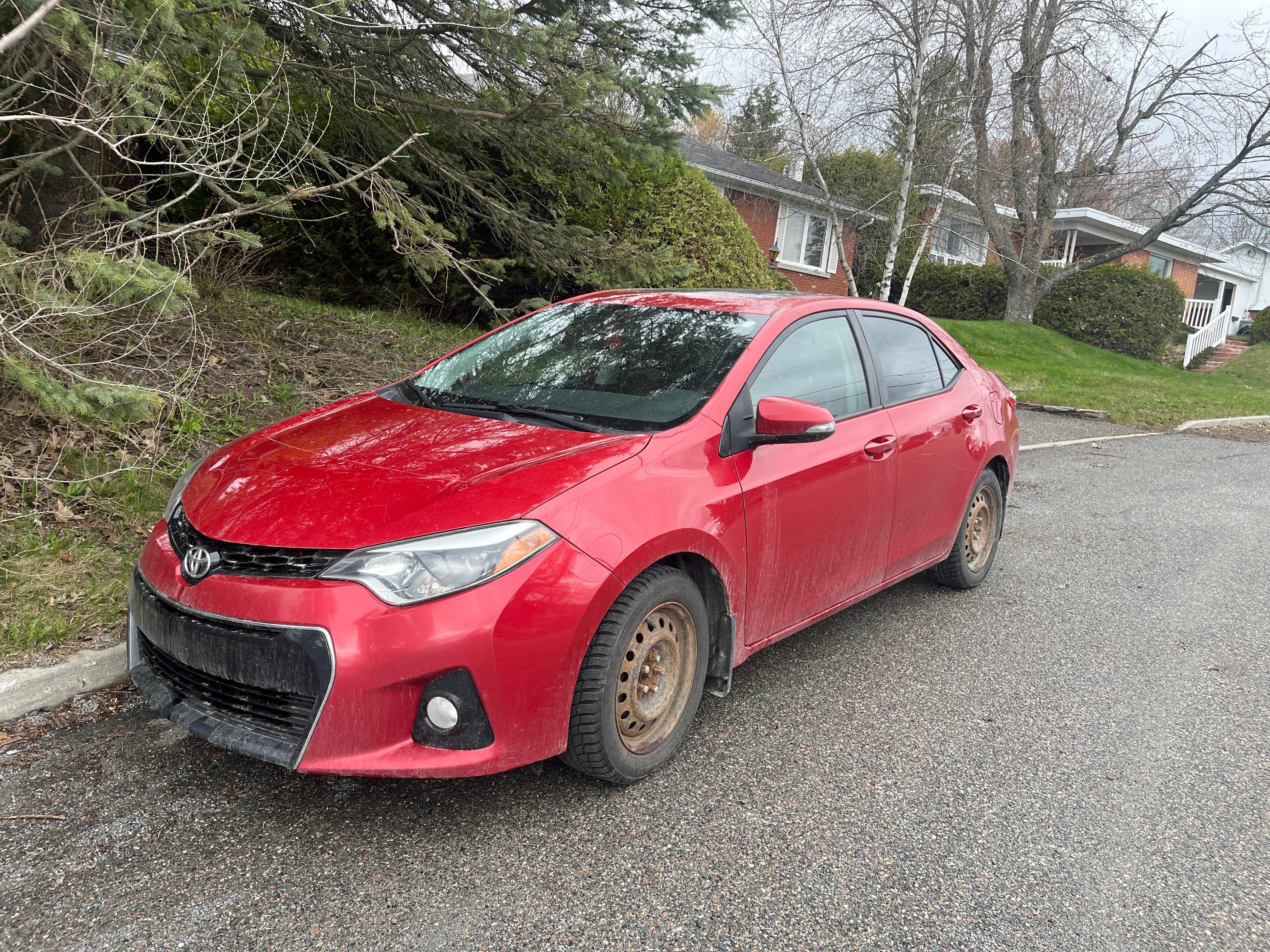 Toyota Corolla 2016 in Sherbrooke, QC