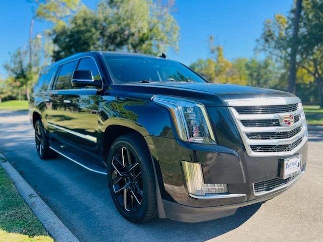 Cadillac Escalade ESV 2016 in 