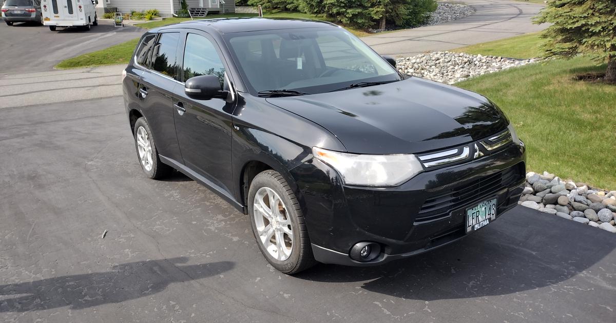 Mitsubishi Outlander 2014 rental in Anchorage, AK by Glen B. Turo